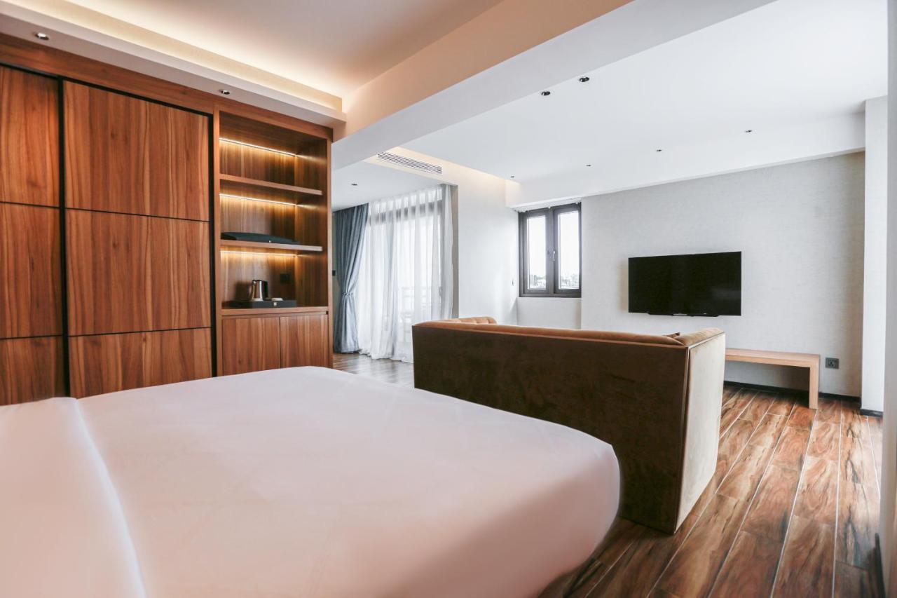 Hotel Casiana & Events Center Tagaytay Managed By Hii Tagaytay City Esterno foto